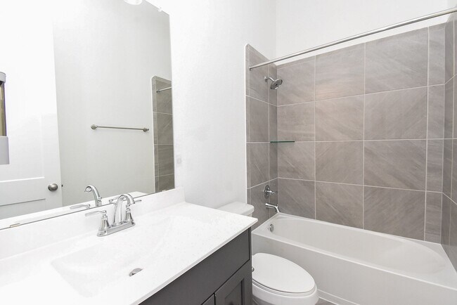 Building Photo - 4907 Joplin St