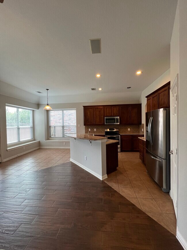 Building Photo - 10141 Sanden Dr