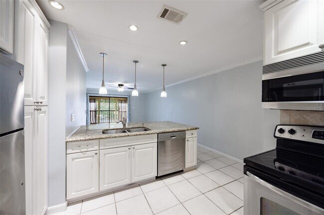 Building Photo - 2650 Countryside Blvd