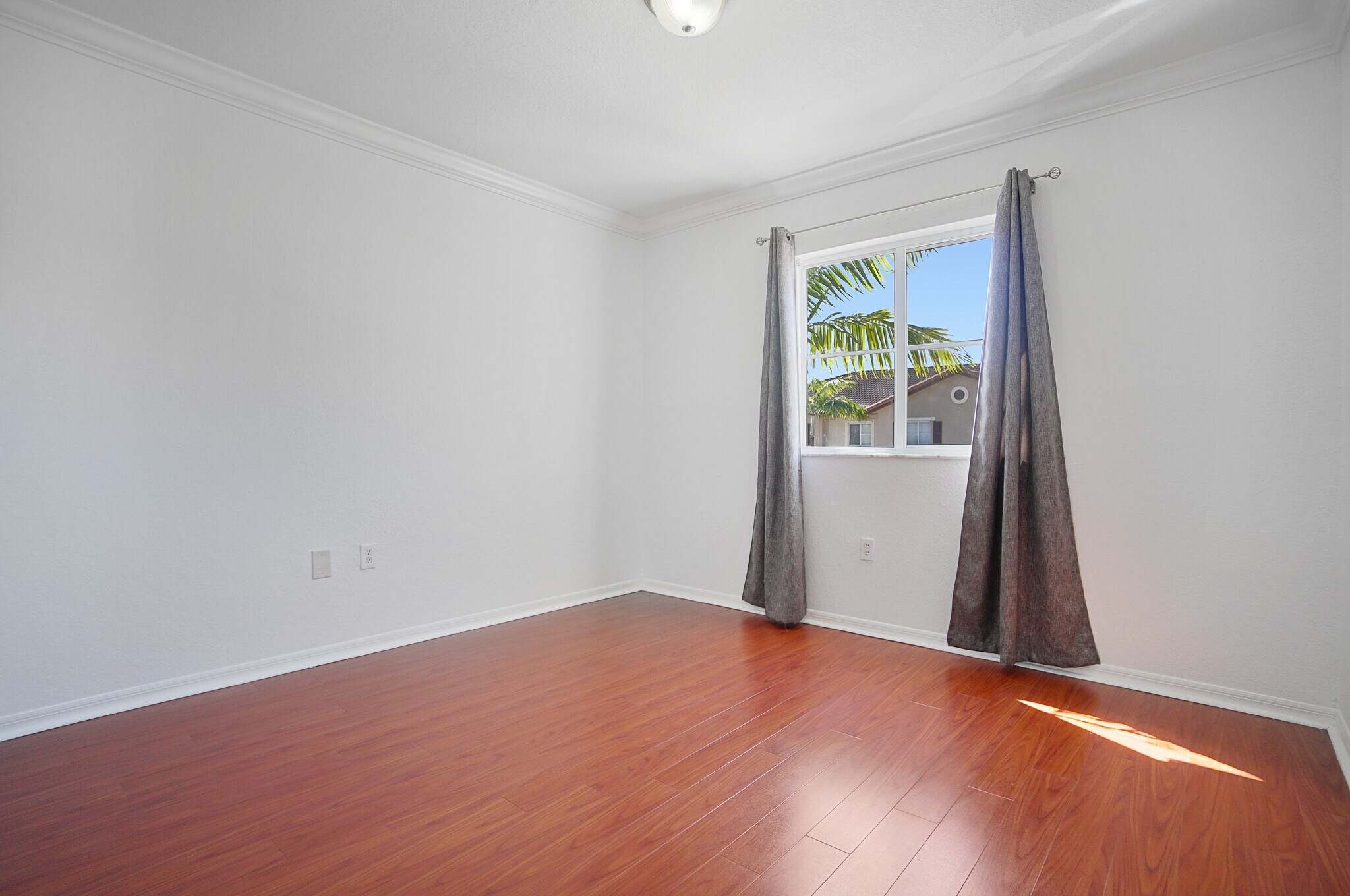 Building Photo - 8881 SW 220th Ln