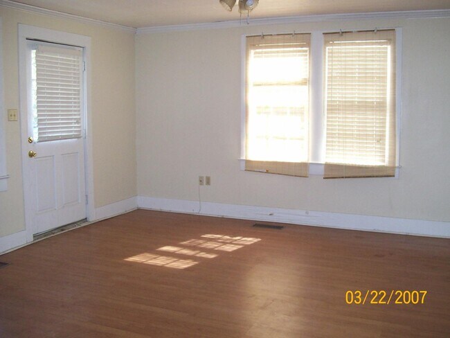 Building Photo - 308 E Boyd Dr
