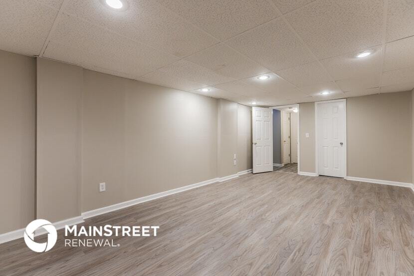 Building Photo - 845 SW Country Hill Dr