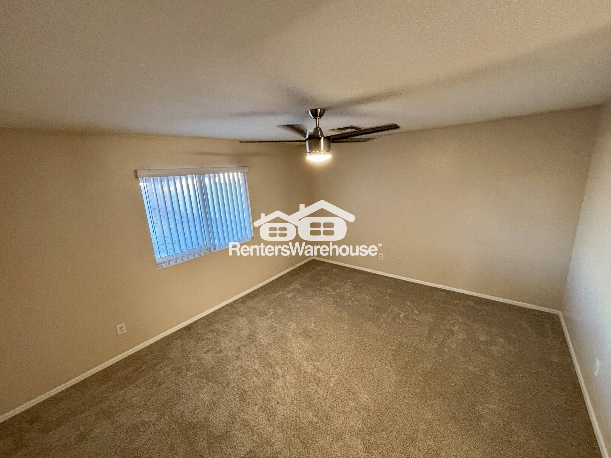 Building Photo - 2607 S 71st Dr