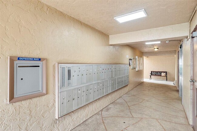 Building Photo - 4920 Locust St NE