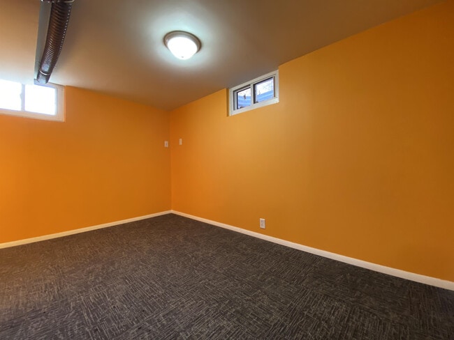 Building Photo - 2512 18th Ave NW