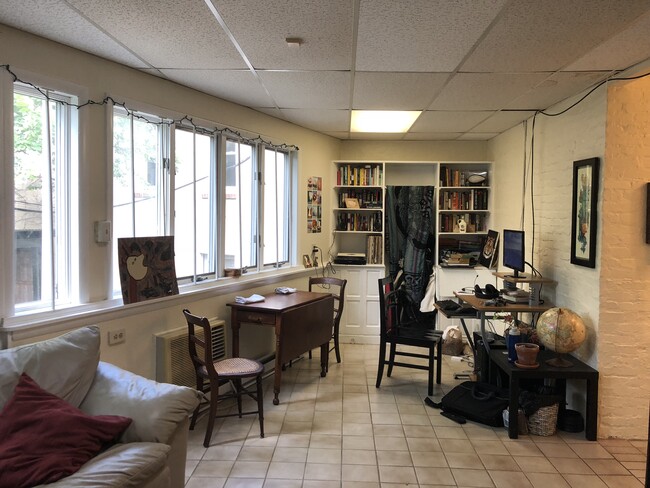 Primary Photo - 18 E Hamilton St