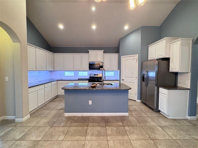 Building Photo - 16420 Pienza Dr