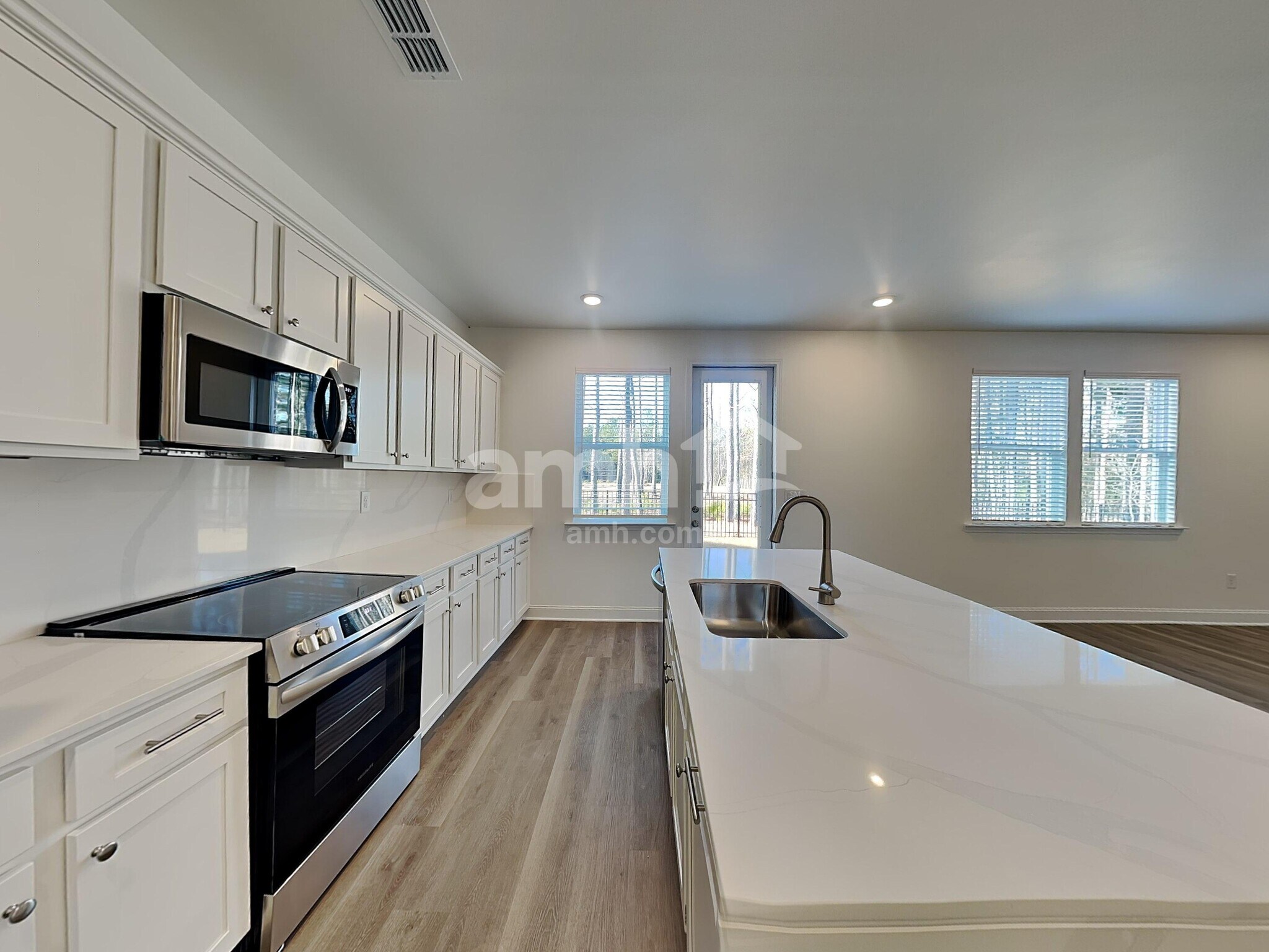 Building Photo - 1548 Aquamarine Dr