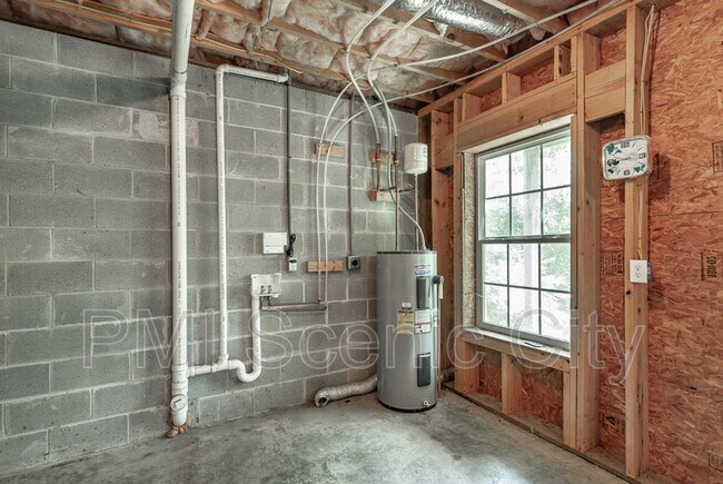 Building Photo - 343 Pine St