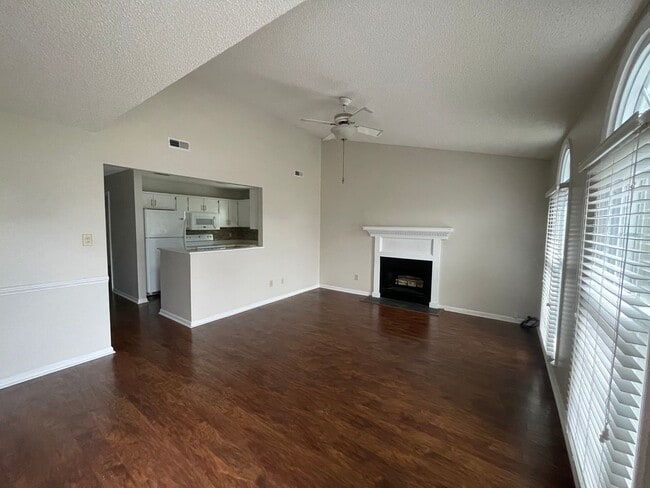 Building Photo - Duplex