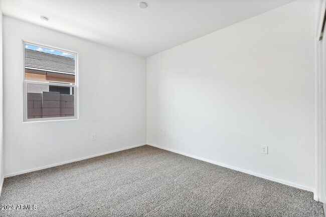 Building Photo - 38220 W Cannataro Ln