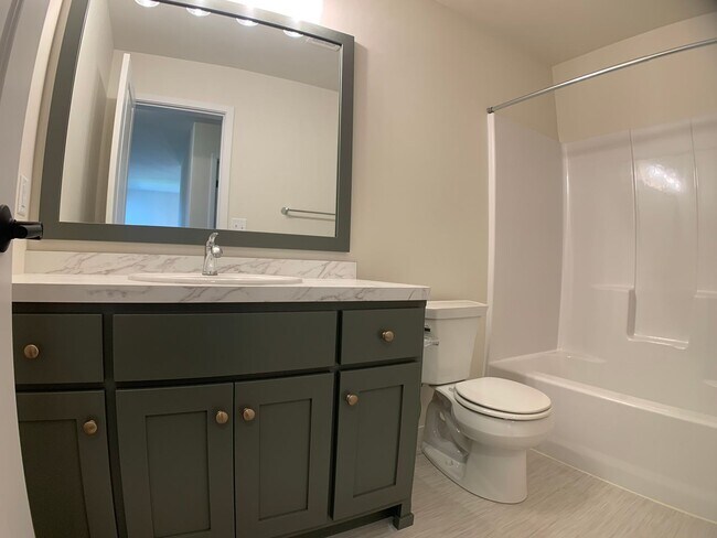 Building Photo - 1360 Goldenwood Dr