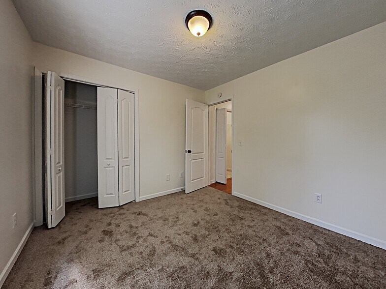 Building Photo - 406 Redwood Trail