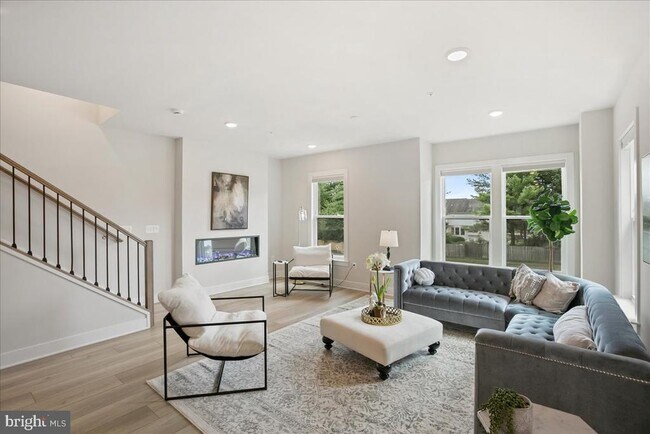 Building Photo - 12768 Sunrise Valley Dr