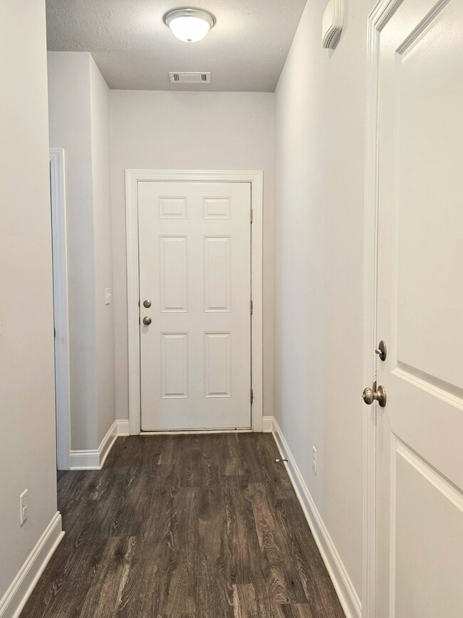 Building Photo - 1810 Butternut Dr