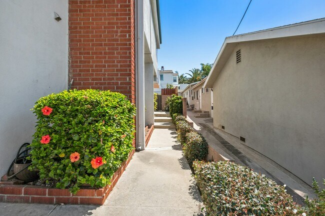 Building Photo - 2508 Aviation Blvd