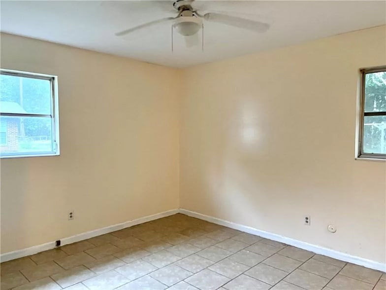 Building Photo - 2226 Formosa Cir