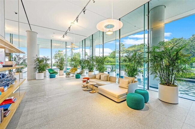 Building Photo - 8701 Collins Ave