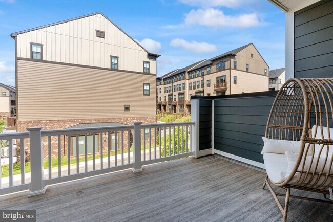 Building Photo - 1747 Riverbluff Ave