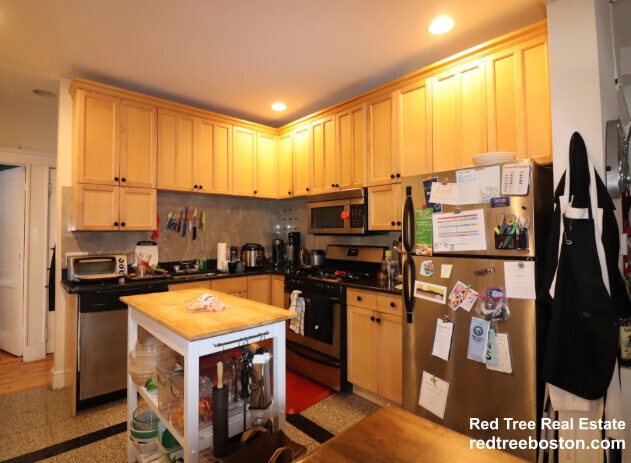 Building Photo - 69 Babcock St