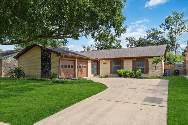 Building Photo - 8826 Tanager St