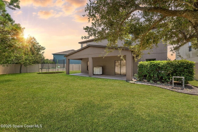 Building Photo - 553 Trymore Dr SE