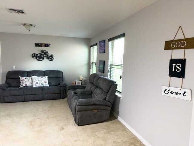 Building Photo - 14823 Golden Sunburst Ave