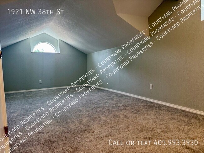 Building Photo - 1921 NW 38th St