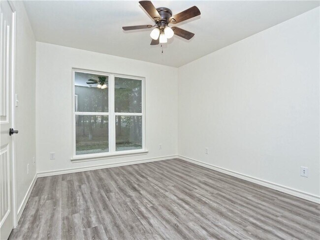 Building Photo - 208 Sendero Cove