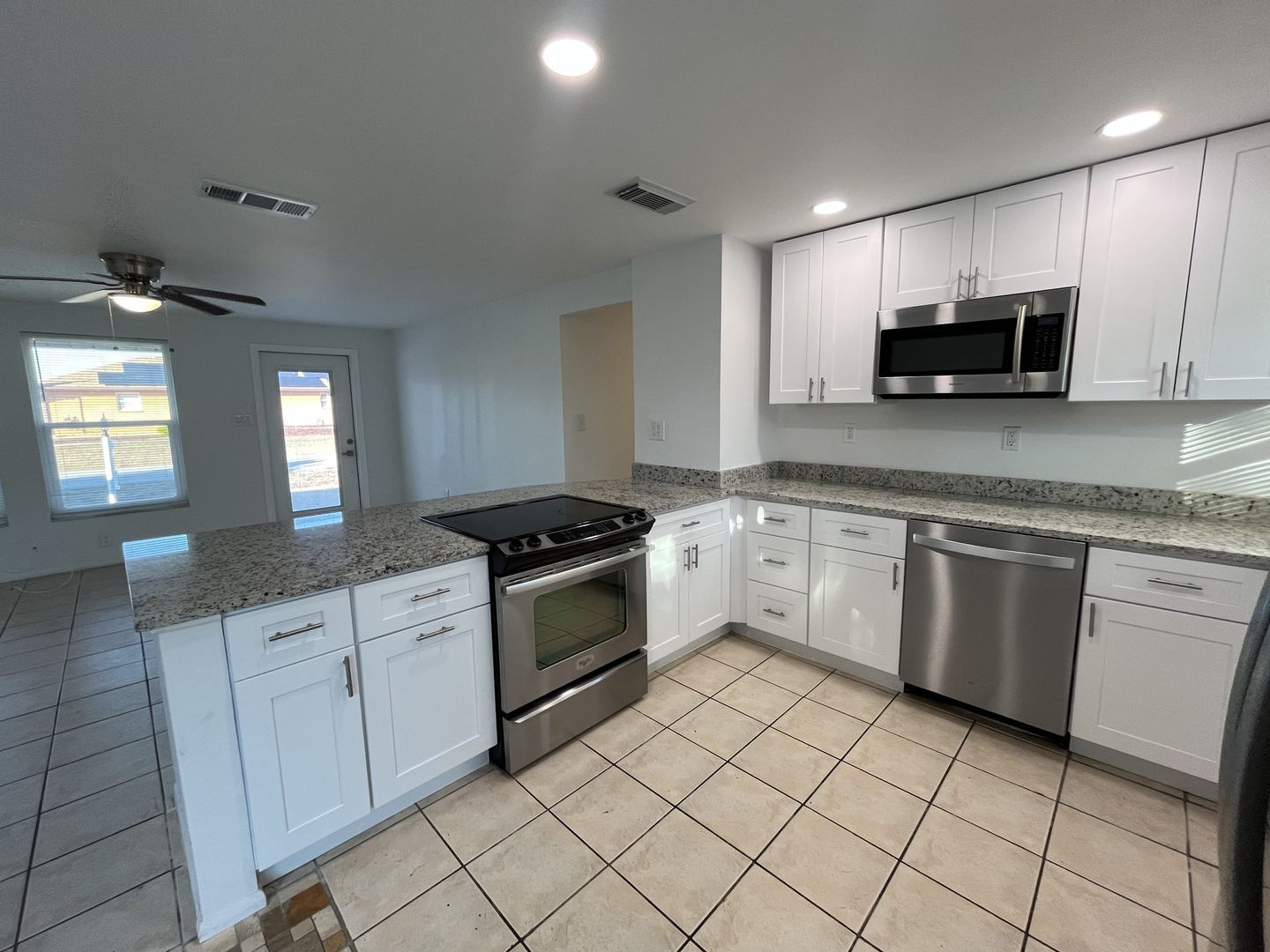 Building Photo - Updated 3-Bedroom Home with Granite Kitchen & One-Car Garage