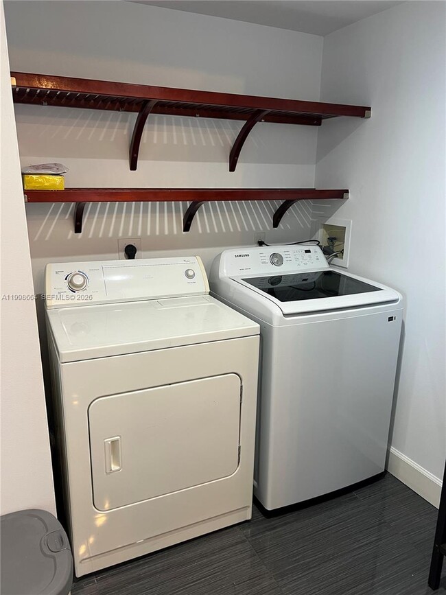 Building Photo - 1330 West Ave