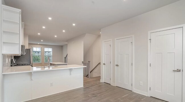 Building Photo - 151 Music Hall Wy