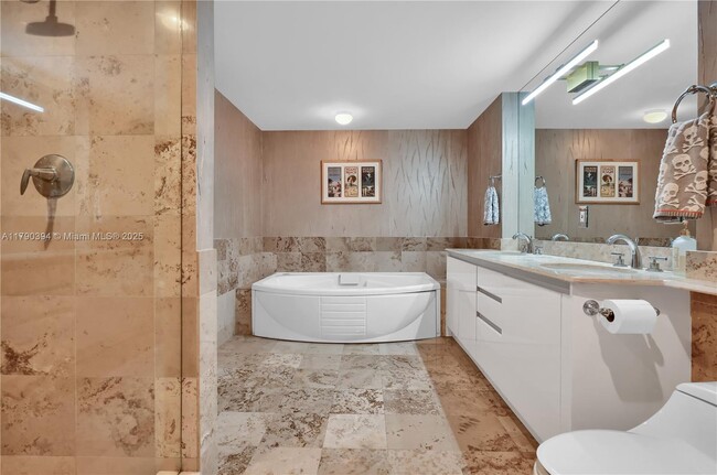 Building Photo - 1455 Ocean Dr