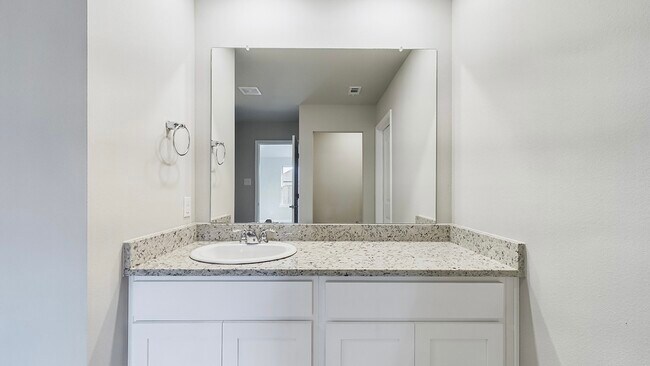 Building Photo - 105 Whirlaway Dr