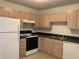 Building Photo - 31 Red Ln