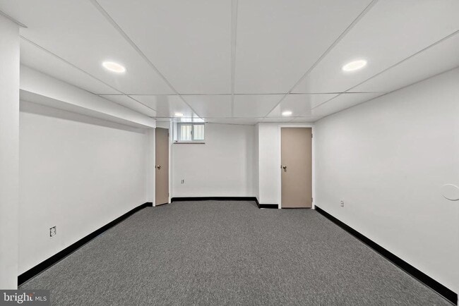 Building Photo - 2630 S Rosewood St