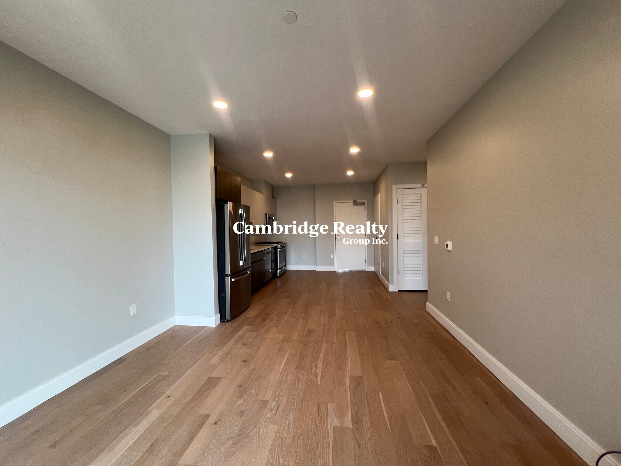 Building Photo - 16 Central St