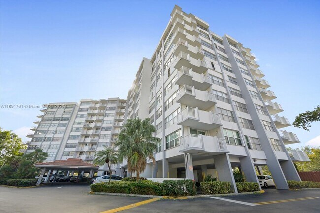 Building Photo - 1300 NE Miami Gardens Dr