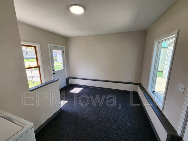 Building Photo - 608 6th St NW