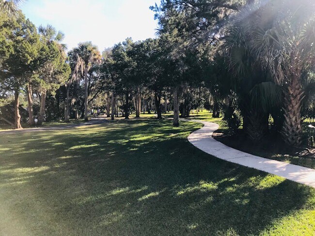 Building Photo - Living the Life!