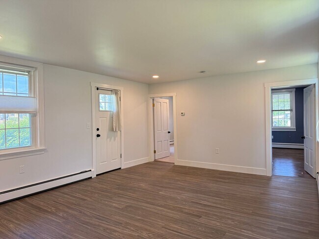 Building Photo - 147 Manheim St