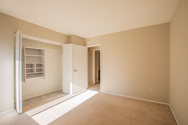 Building Photo - Lovely 2 BR/2 BA Condo in Beltsville!