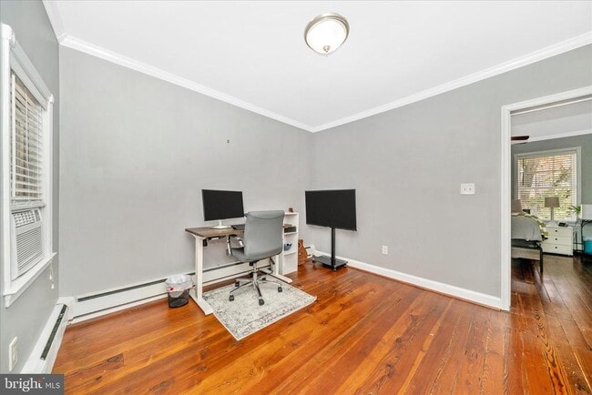 Building Photo - 313 N Market St