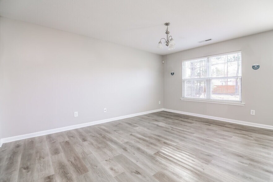 Building Photo - 129 Reno Ct