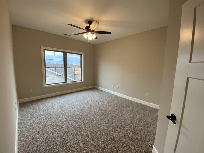 Building Photo - 527 Cumberland Pointe Ln