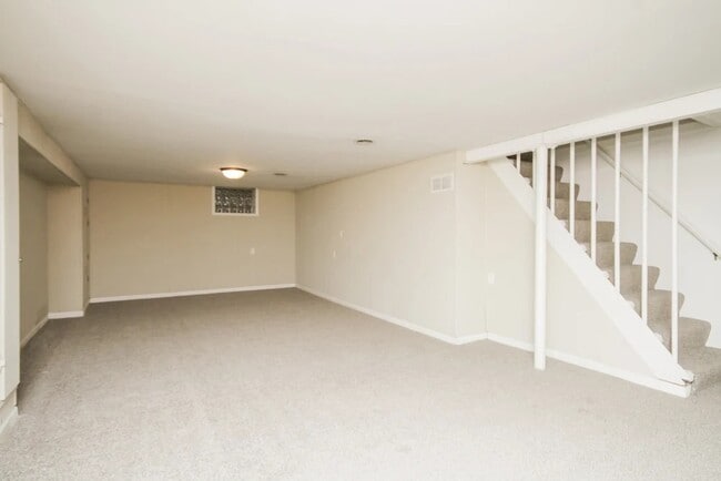 Building Photo - 5241 Lee St