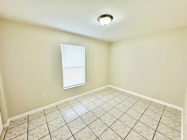 Building Photo - PIKUS (5356 24th Ave SW)