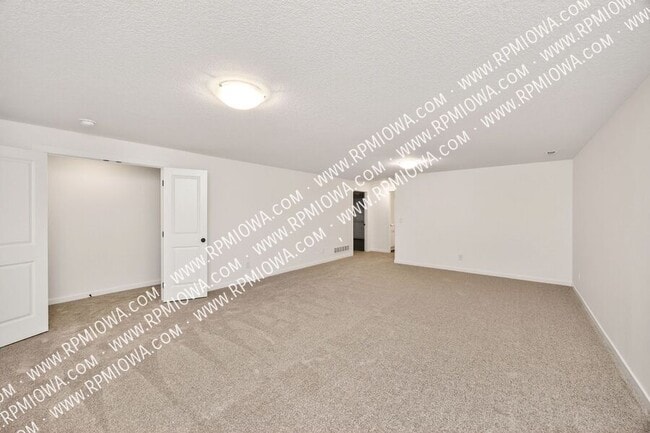 Building Photo - 318 SW 16th St