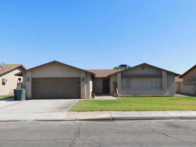 Primary Photo - 4 BEDROOM HOME IN COLLEGE PARK!
