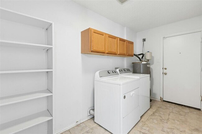 Building Photo - 1614 Alazan Cove